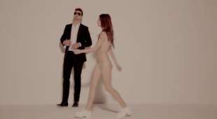 emily ratajkowski nel video di robin thicke 23