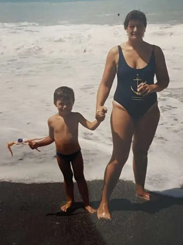 enrica scielzo bambino con la madre (thelookmaker.com)