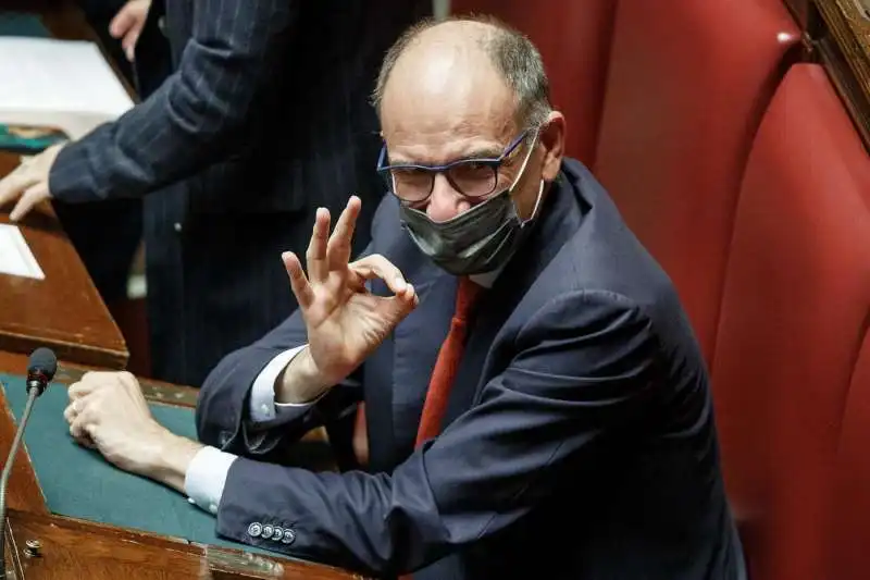 enrico letta torna alla camera 1