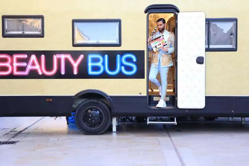 federico fashion style   beauty bus 2