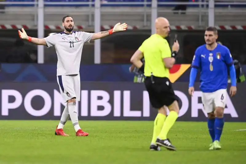 GIGIO DONNARUMMA CONTESTATO DURANTE ITALIA SPAGNA A SAN SIRO