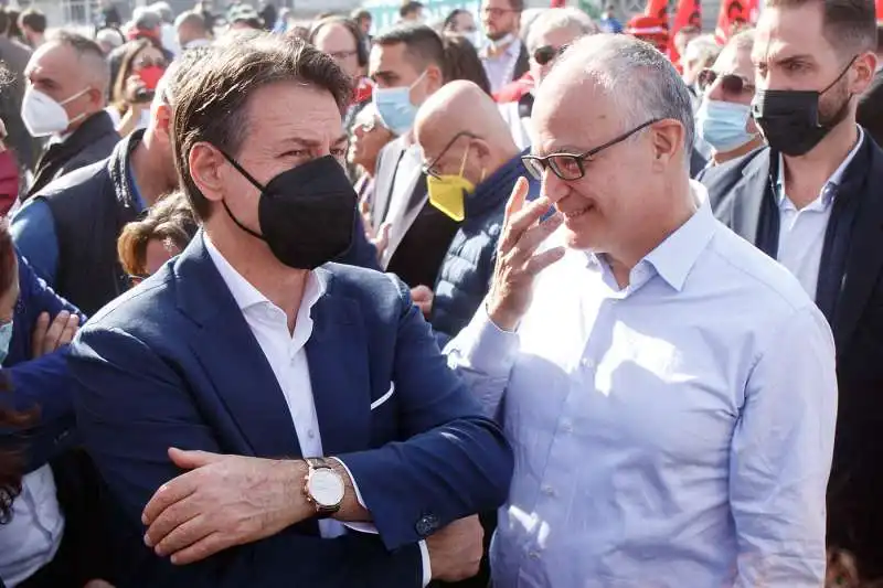 GIUSEPPE CONTE E ROBERTO GUALTIERI ALLA. MANIFESTAZIONE DELLA CGIL