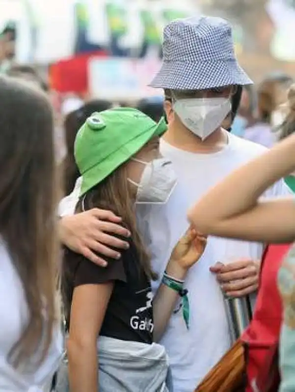 greta thunberg con il presunto fidanzato  a milano12