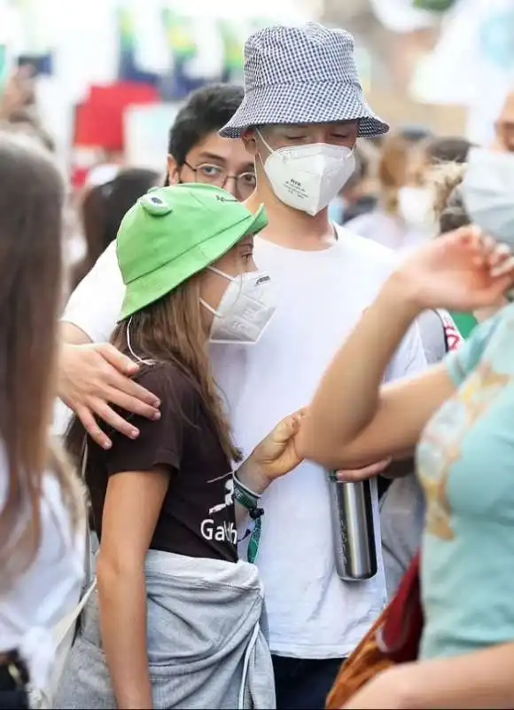 greta thunberg con il presunto fidanzato  a milano8