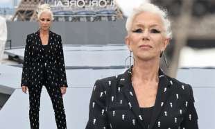 helen mirren alla paris fashion week 3