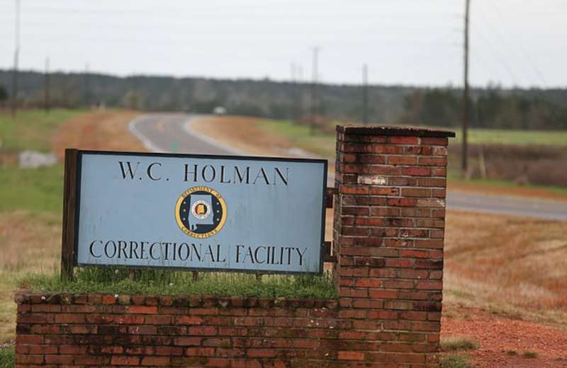 il carcere william holden a atmore alabama