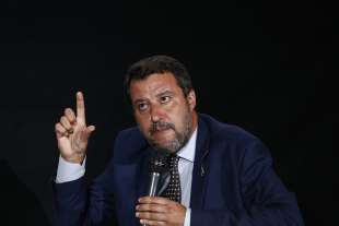 il leader della lega matteo salvini