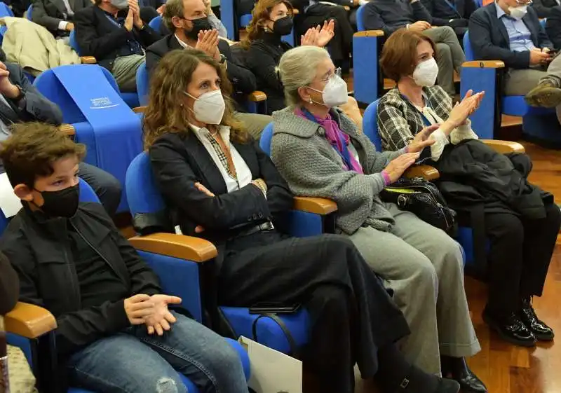 il piccolo paolo bartoloni con la mamma marta la nonna lina poli e la zia laura bartoloni  foto di bacco