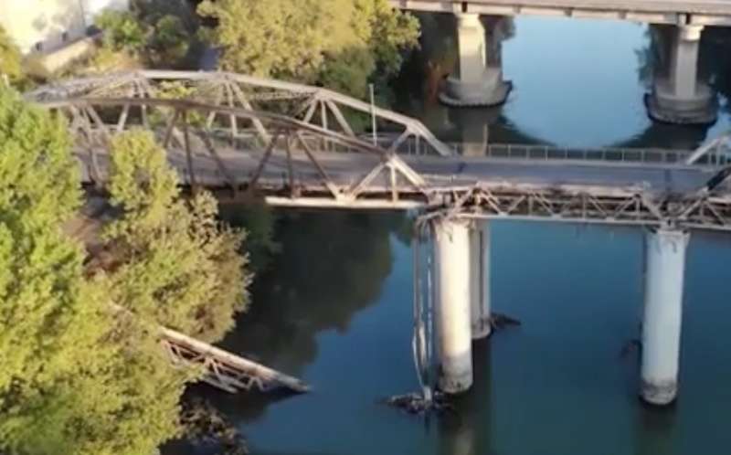 il ponte di ferro dopo l'incendio 4