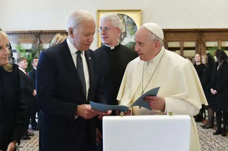 joe biden e papa francesco 1