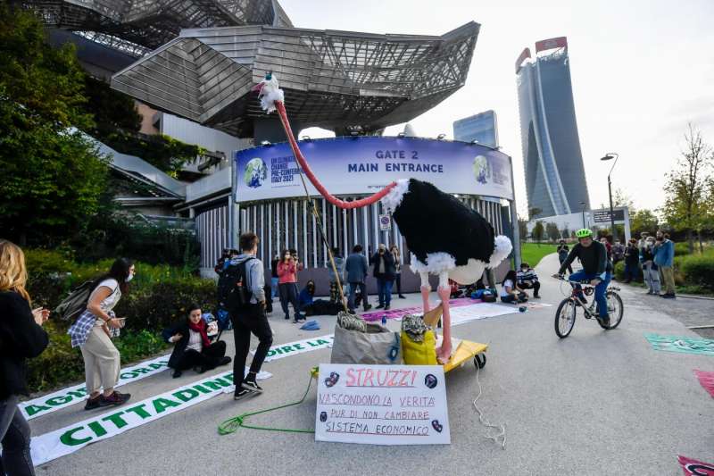 la protesta ambientalista a milano per il pre cop 2021 12