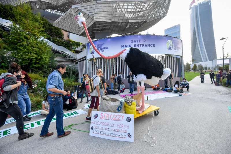 la protesta ambientalista a milano per il pre cop 2021 13