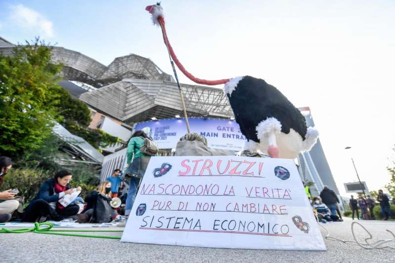 la protesta ambientalista a milano per il pre cop 2021 14