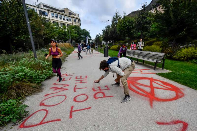 la protesta ambientalista a milano per il pre cop 2021 4