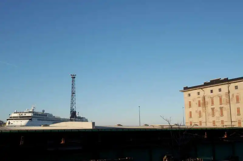 la protesta no green pass al porto di trieste   12