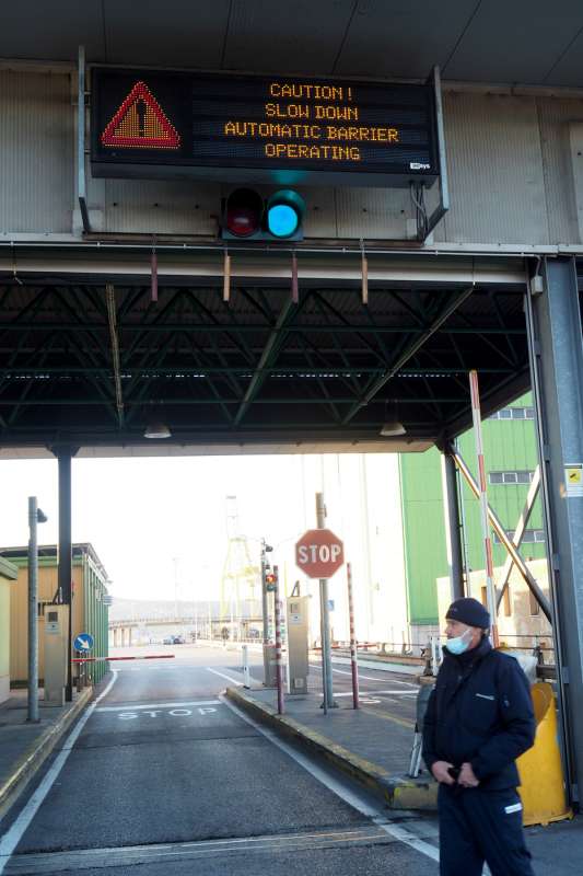 la protesta no green pass al porto di trieste 3