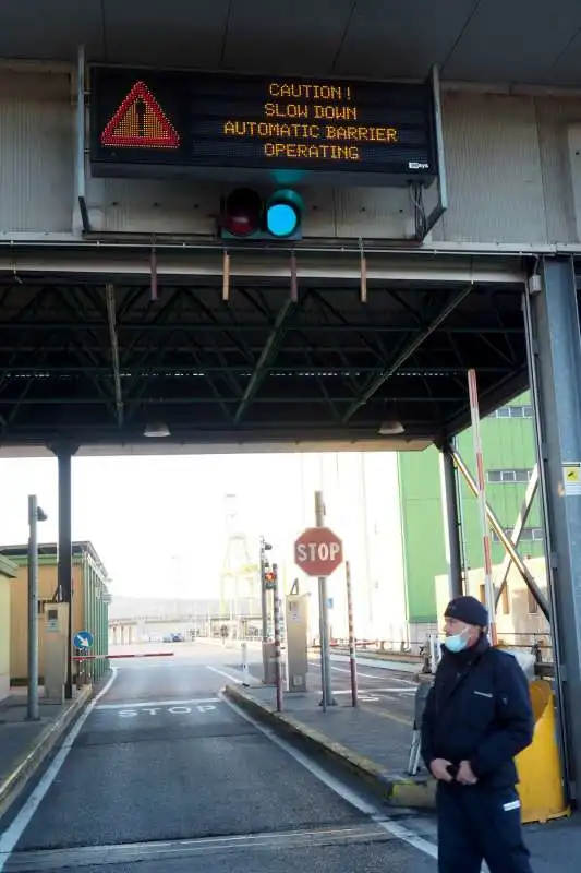 la protesta no green pass al porto di trieste   3