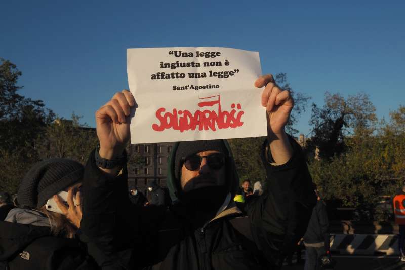 la protesta no green pass al porto di trieste 8