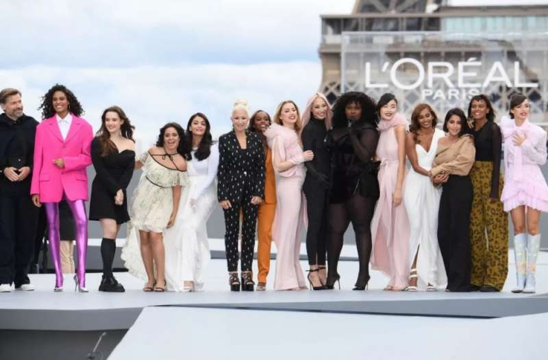 la sfilata l'oreal alla paris fashion week