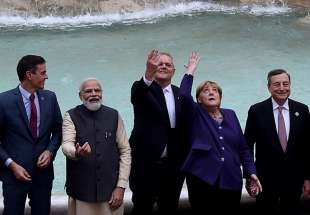 lancio della monetina fontana di trevi g20