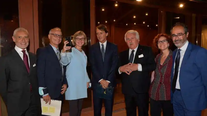 luca d agostino  francesco napolitano  giovanna paladini  roberto mancini  ettore viola  isabella stefani  massimo giuliano  foto di bacco