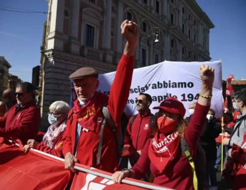 manifestazione dei sindacati contro tutti i fascismi  14