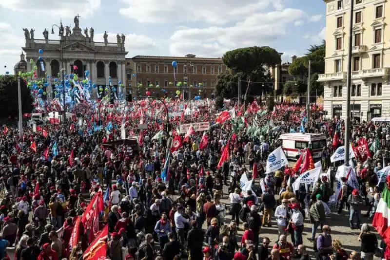 manifestazione dei sindacati contro tutti i fascismi 2