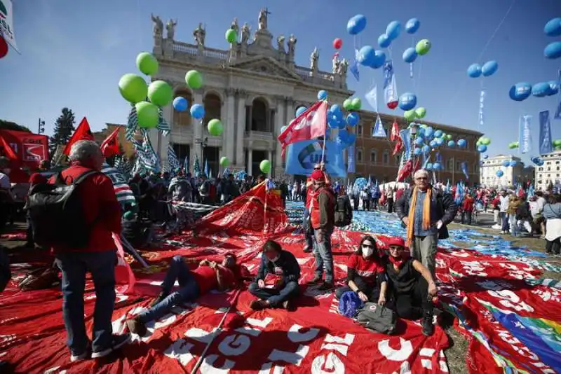 manifestazione dei sindacati contro tutti i fascismi 4