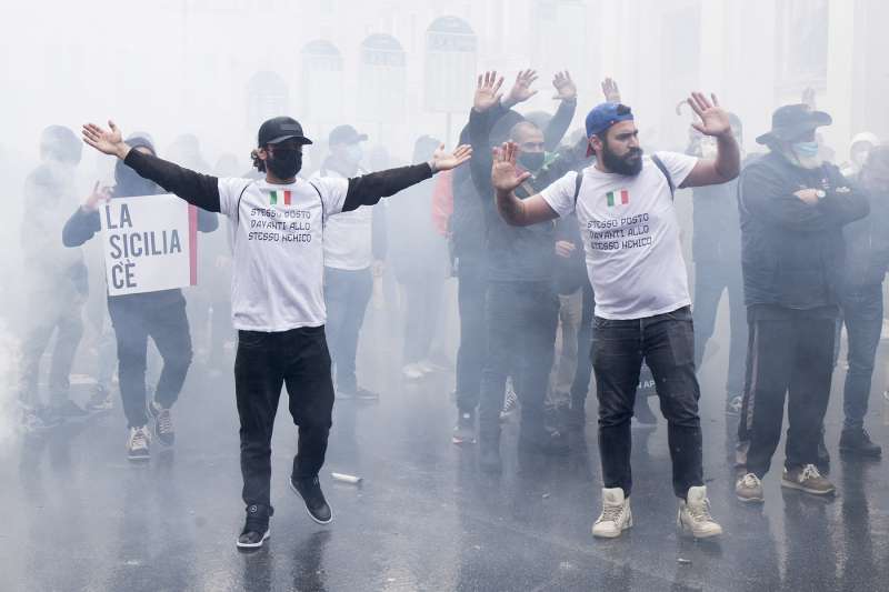 manifestazione ioapro 4