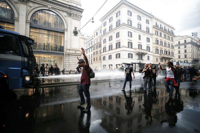 manifestazione no green pass a roma 42