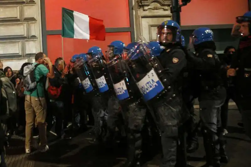 manifestazione no green pass a roma 52