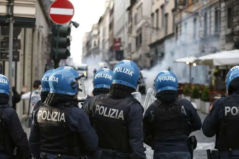 manifestazione no green pass a roma 62