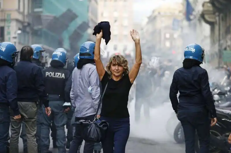 manifestazione no green pass a roma 86