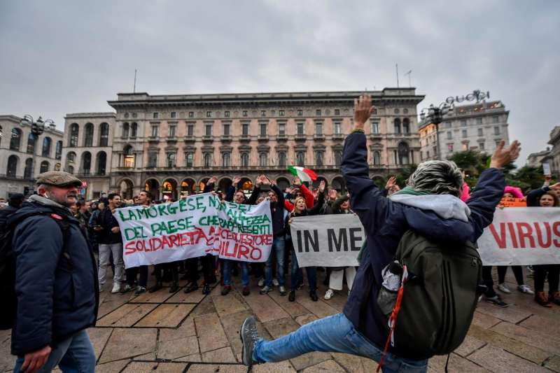 manifestazione no green pass milano 11