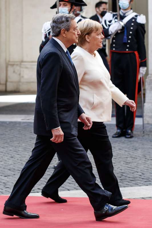 mario draghi angela merkel 9