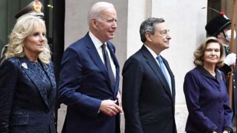 mario draghi e joe biden con le mogli