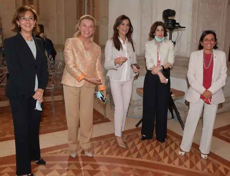 marta cartabia  elisabetta belloni  carla vittoria maira  fabiola gianotti  antonella polimeni  foto di bacco