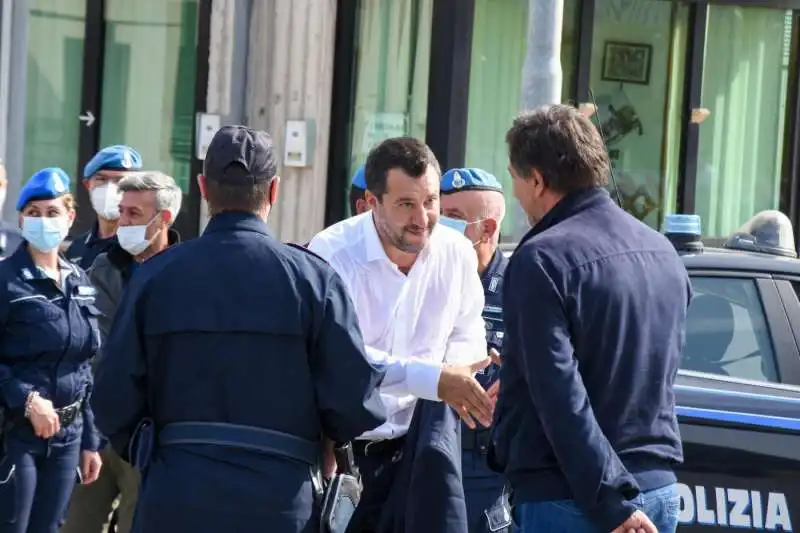 matteo salvini a palermo a processo per la open arms 20