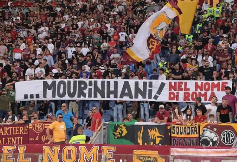 mourinho striscione