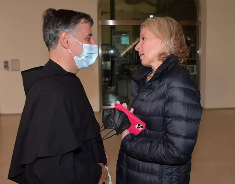 padre fortunato enzo  giovanna melandri  foto di bacco