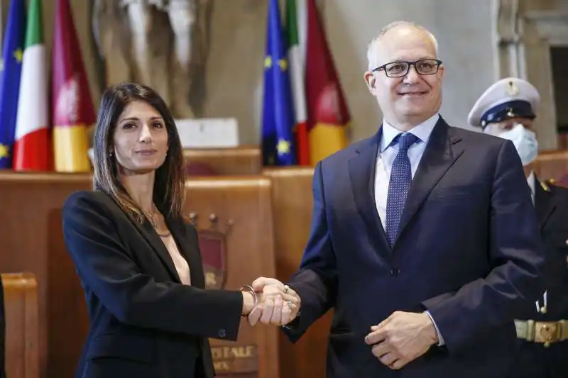 passaggio di consegne tra virginia raggi e roberto gualtieri   16