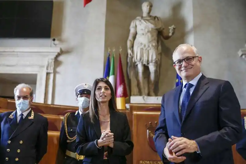 passaggio di consegne tra virginia raggi e roberto gualtieri   4