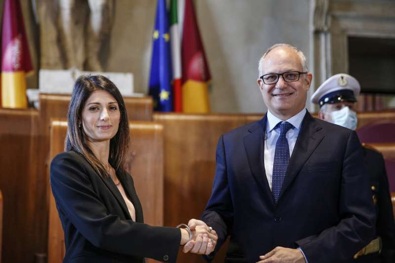 passaggio di consegne tra virginia raggi e roberto gualtieri 6