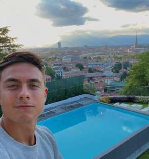 paulo dybala nella sua villa 1