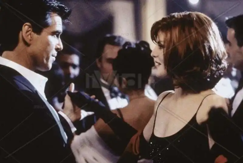 pierce brosnan rene russo   gioco a due  