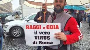 Proteste contro Raggi e Coia