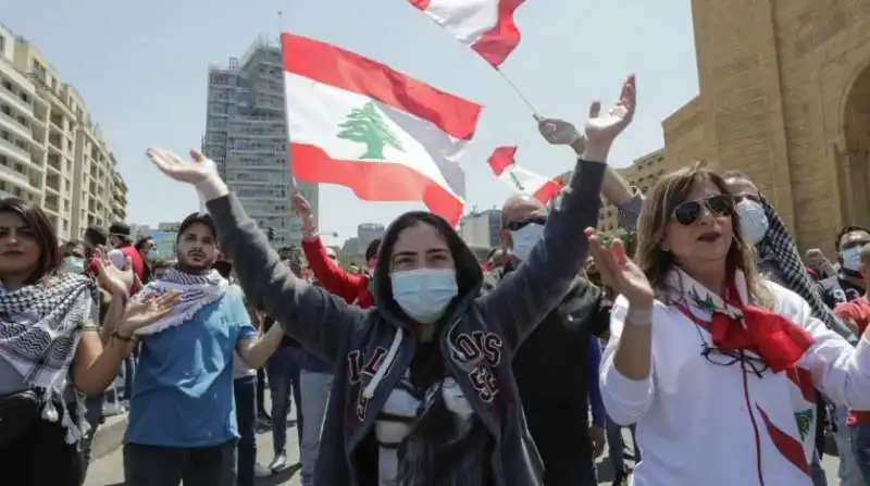 proteste in libano per la crisi economica 8