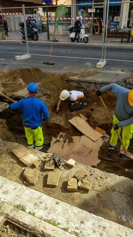 ritrovamento scheletro cavallo a ostia 1