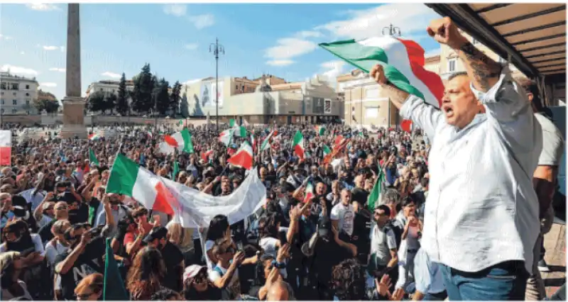 ROMA MANIFESTAZIONE NO VAX SCONTRI CASTELLINO