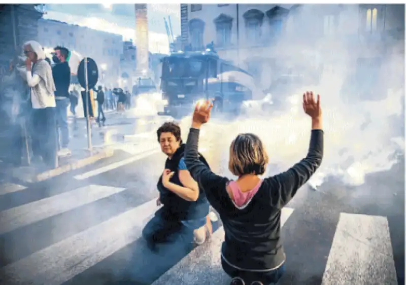 ROMA SCONTRI MANIFESTAZIONE NO VAX